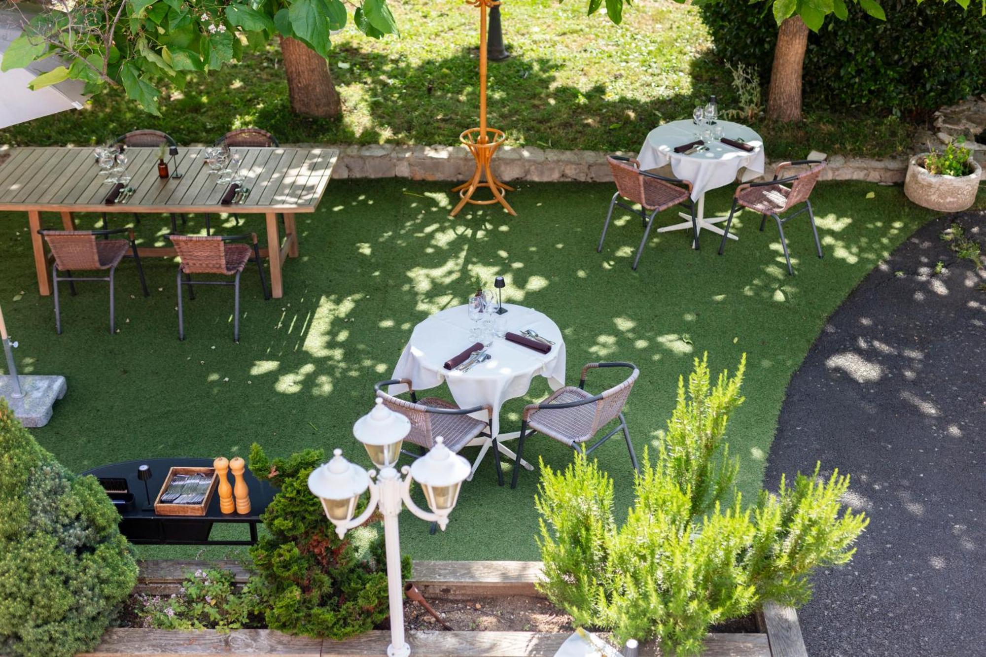 Hotel Restaurant Les Glycines Vieille-Brioude ภายนอก รูปภาพ
