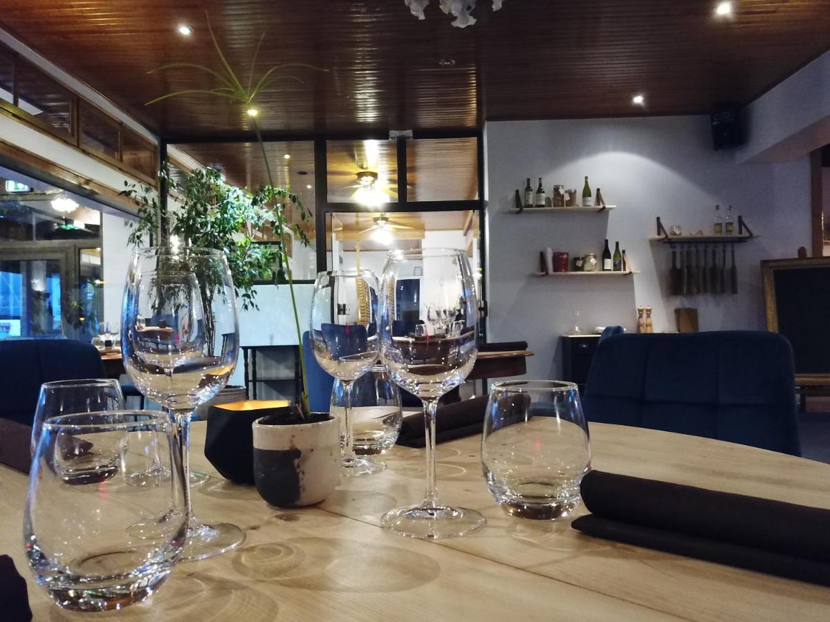 Hotel Restaurant Les Glycines Vieille-Brioude ภายนอก รูปภาพ